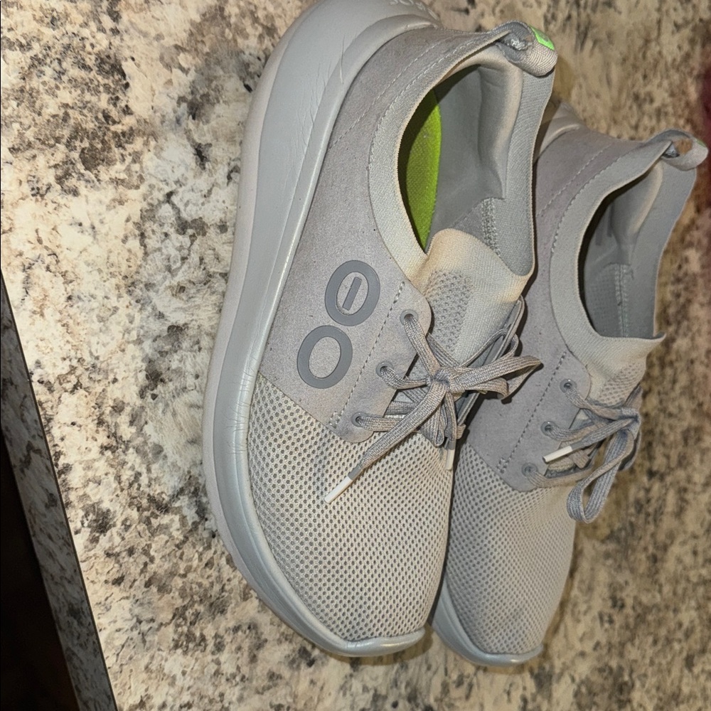 OOFOS Light Gray Men's Sneakers - Picture 4 of 6